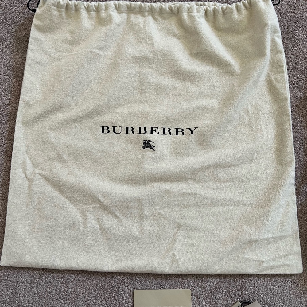 Burberry Bolton Cross Body Bag - black - like new - Picture 7 of 12